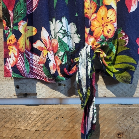 Kim & Cami Floral Off-Shoulder Top - Multicolor - Picture 2 of 5